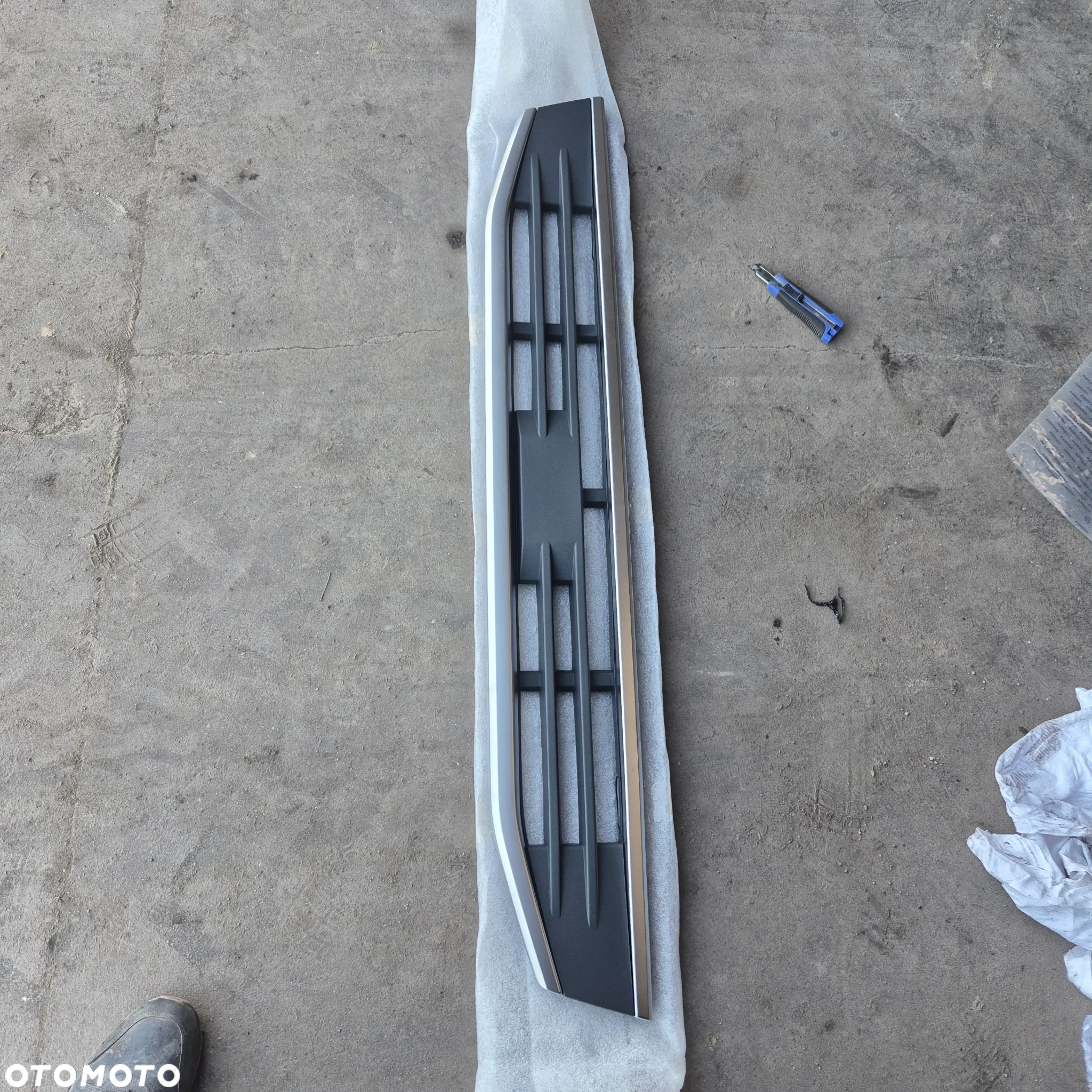 grill stopień dolny atrapy ławka volvo fh5 22822436 - 7