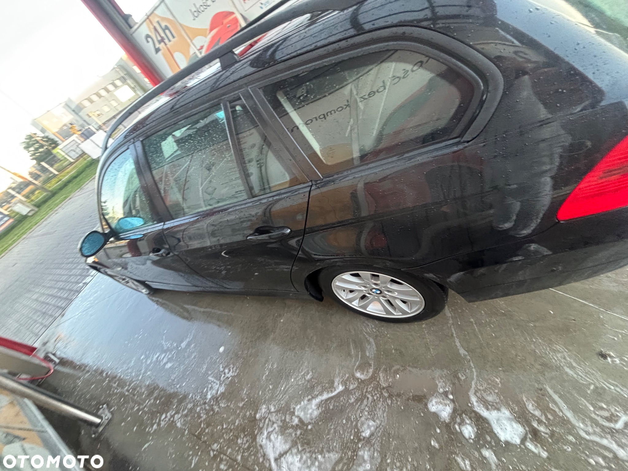 BMW Seria 3 318i Touring - 16
