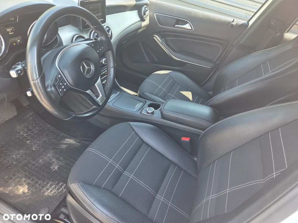 Mercedes-Benz GLA 250 4-Matic - 16