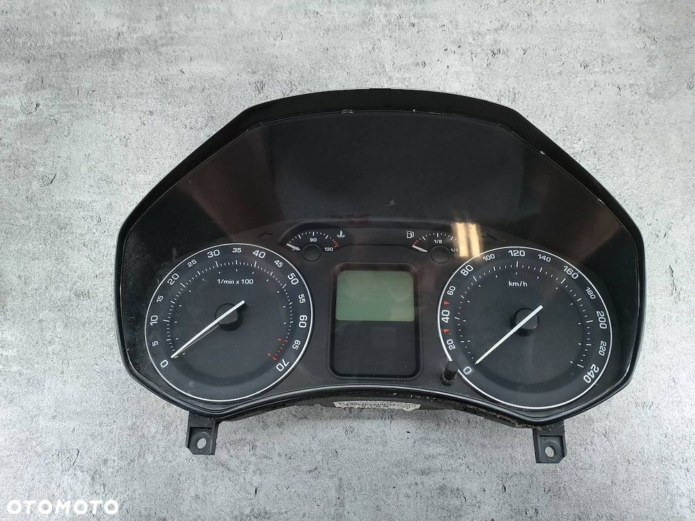 LICZNIK SKODA OCTAVIA II 1Z0920810B  V3562416 A2C53032525 1.6 FSI - 2