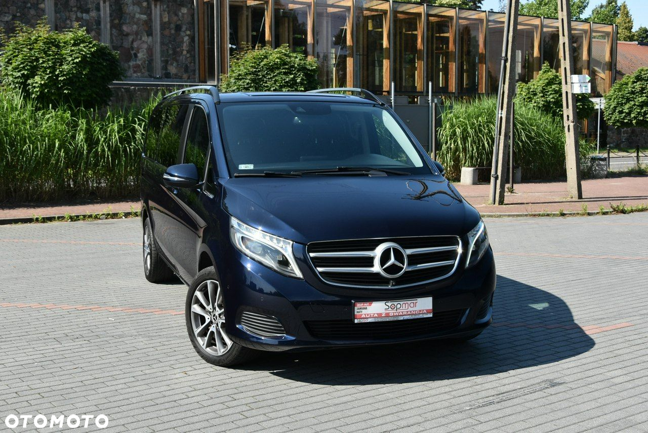 Mercedes-Benz Klasa V - 21