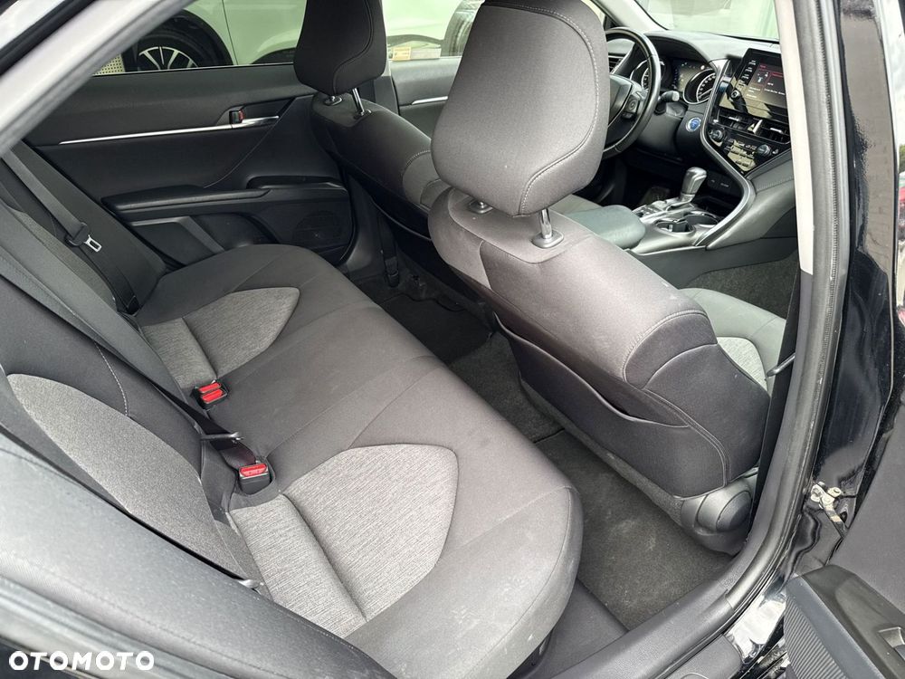 Toyota Camry 2.5 Hybrid Comfort CVT - 24