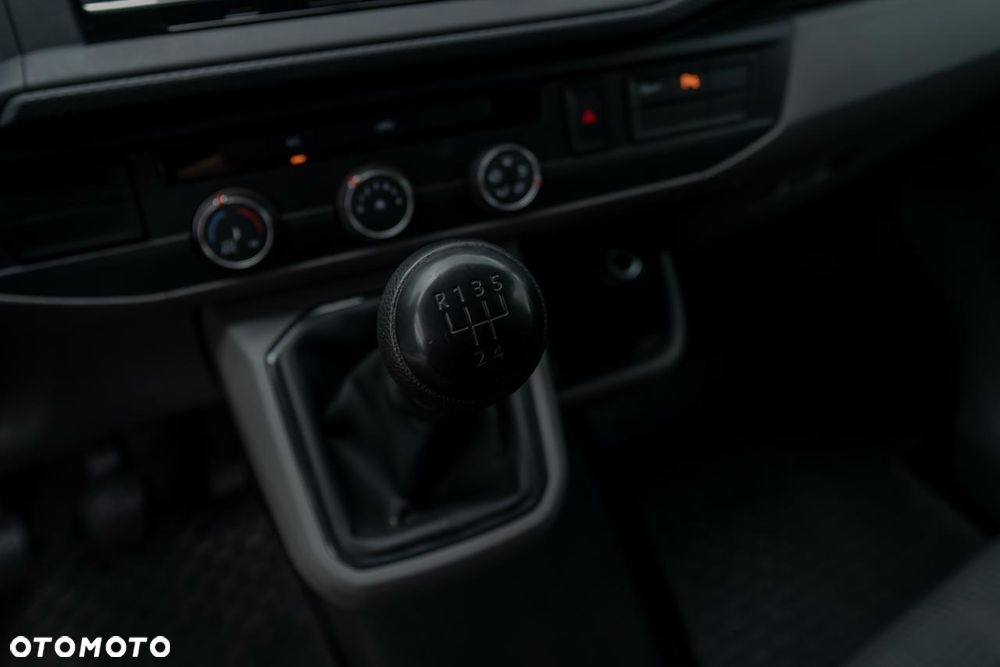 Volkswagen Transporter - 12