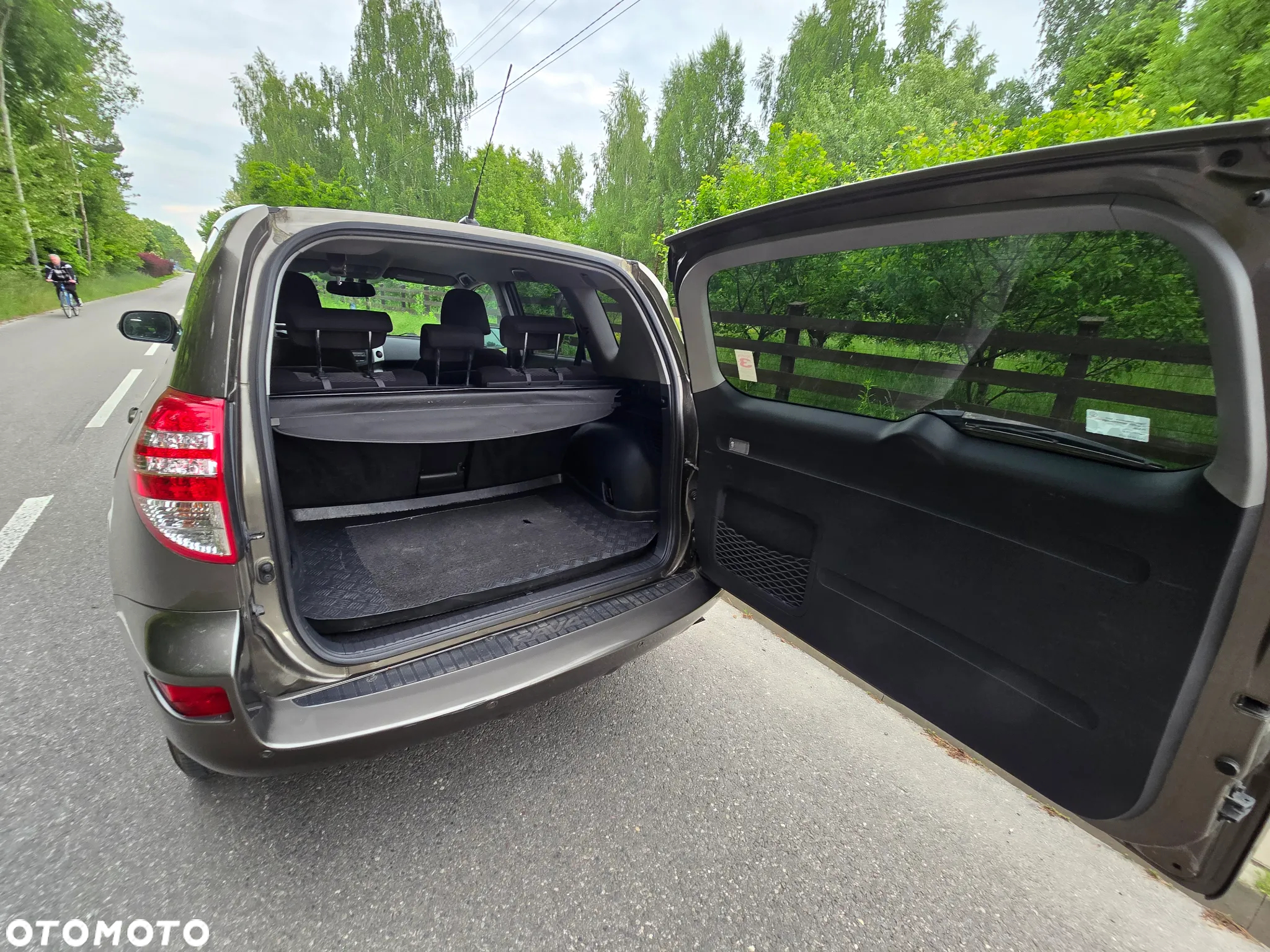 Toyota RAV4 2.2 D-4D 4x4 Comfort - 24