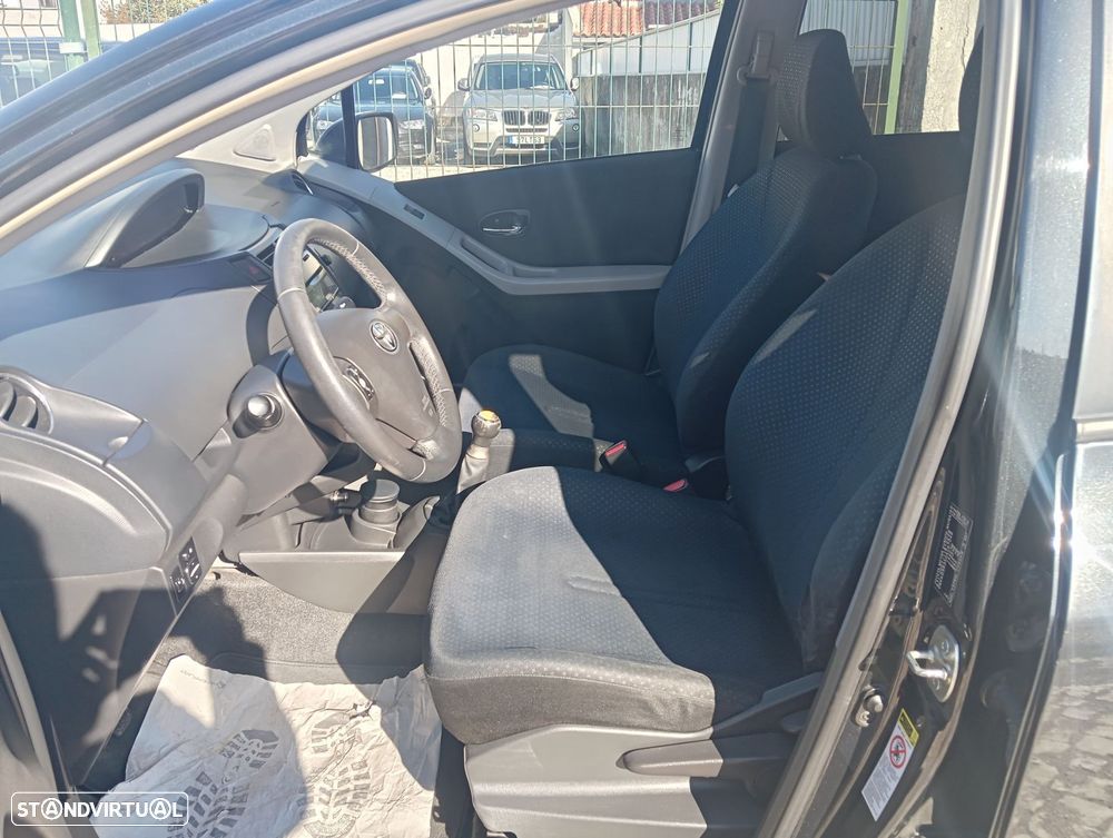 Toyota Yaris 1.0 VVT-i AC - 7