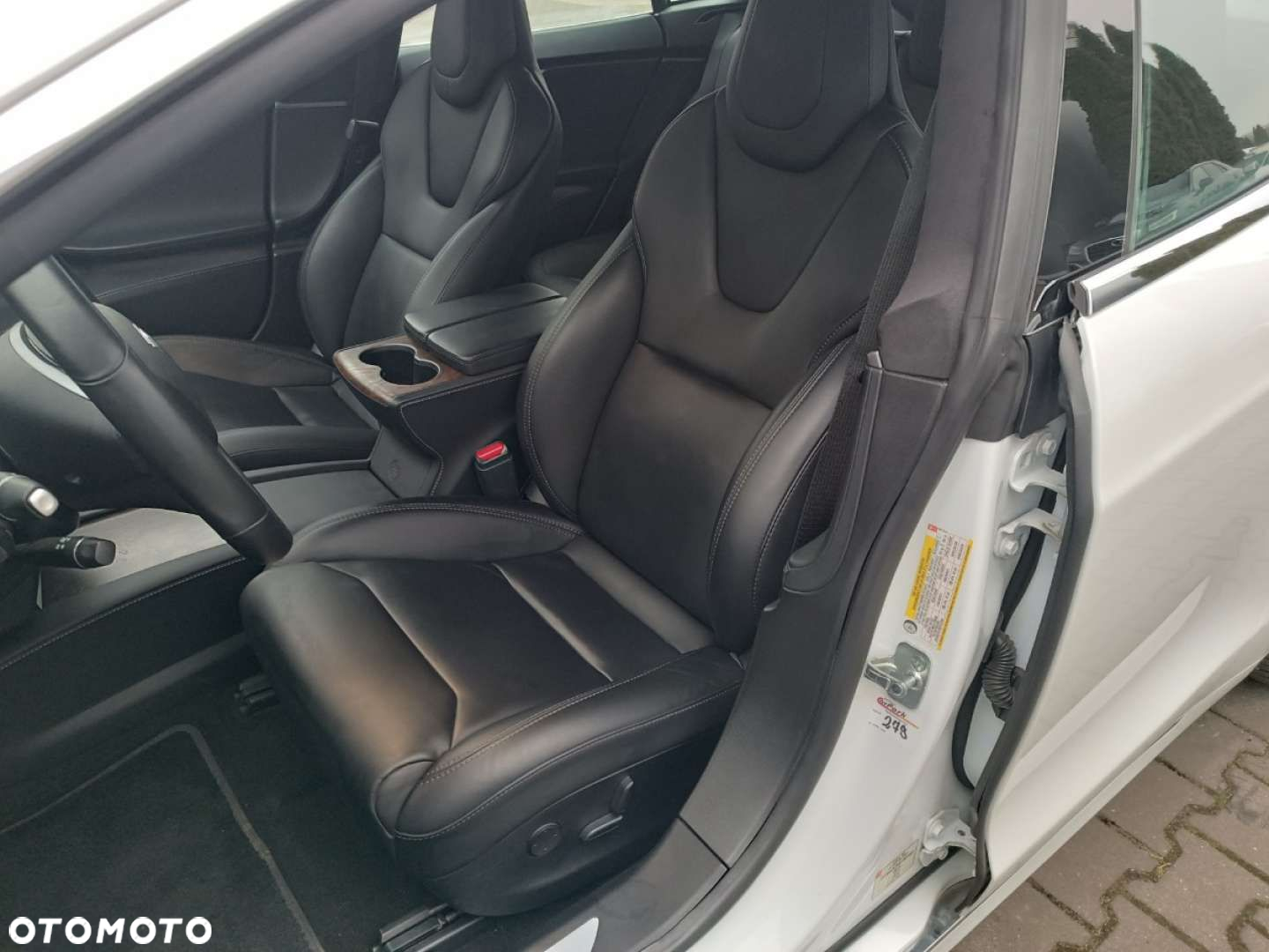 Tesla Model S - 19