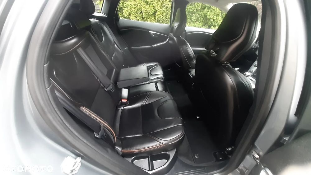 Volvo V40 Cross Country T3 - 32