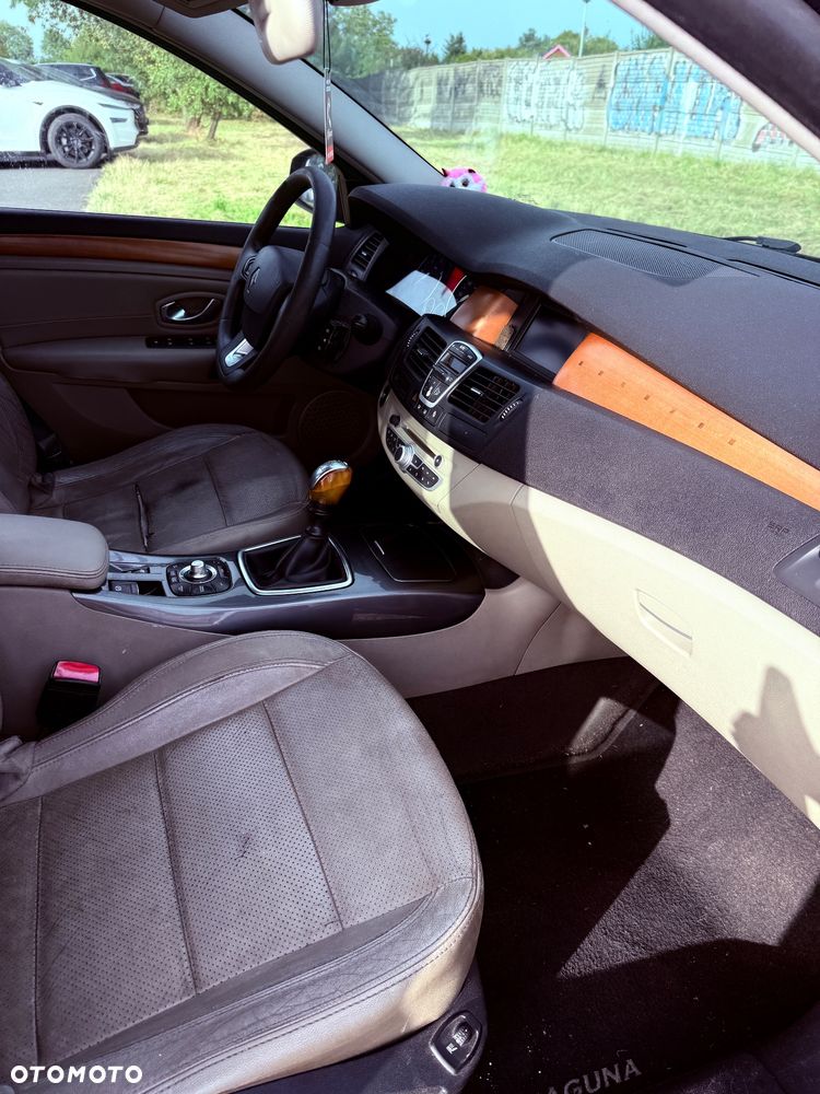 Renault Laguna 2.0 dCi Initiale - 16