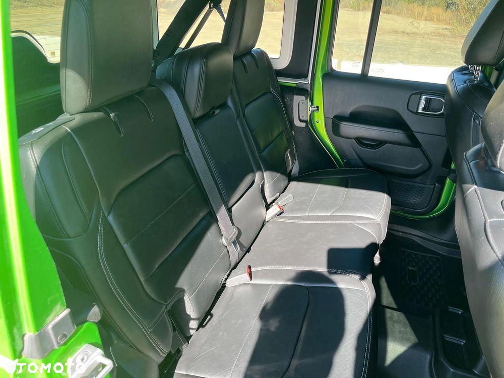 Jeep Wrangler - 25