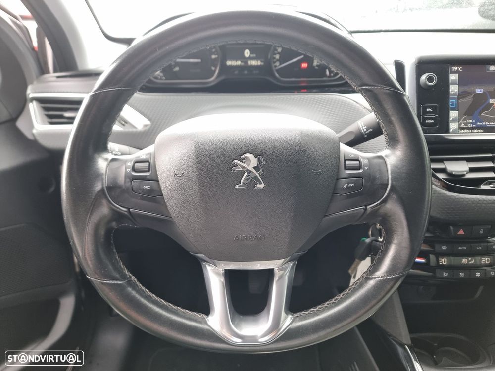 Peugeot 2008 1.2 PureTech Allure - 14