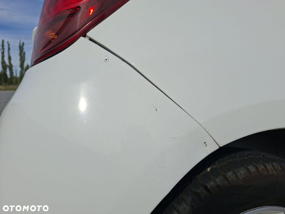 Toyota Yaris 1.4 D-4D - 17