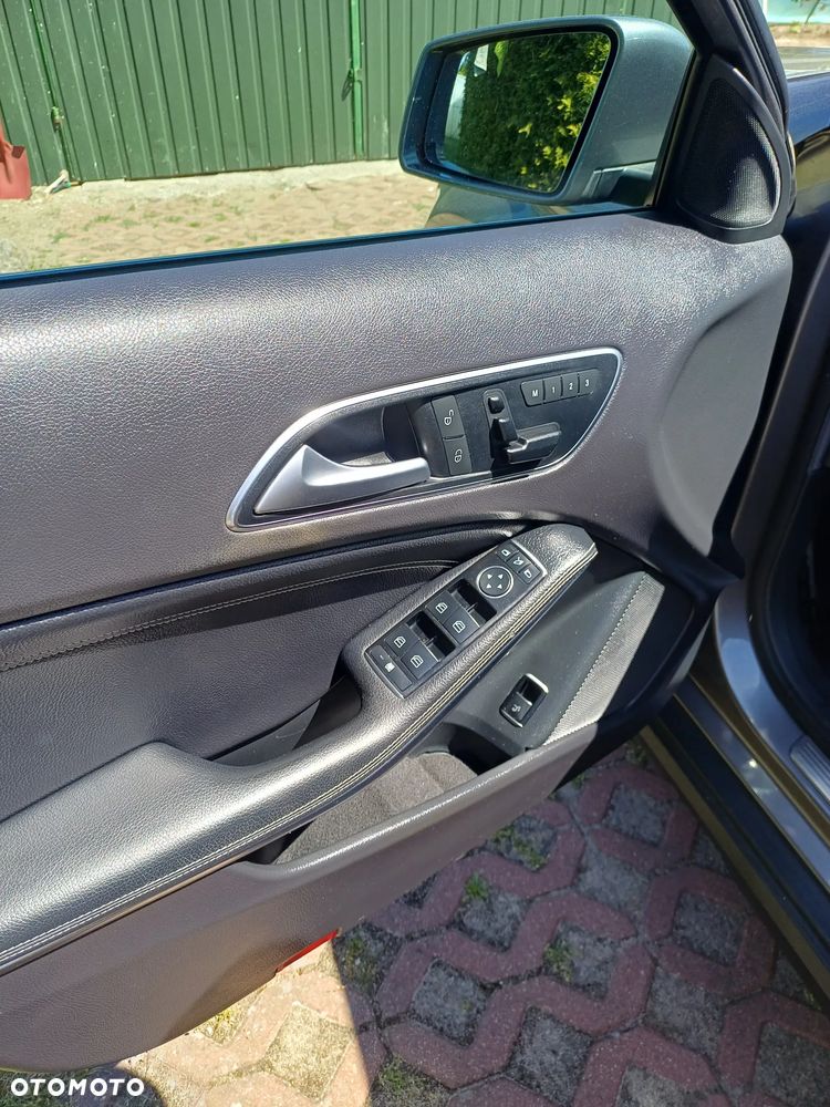Mercedes-Benz GLA 250 4-Matic - 15