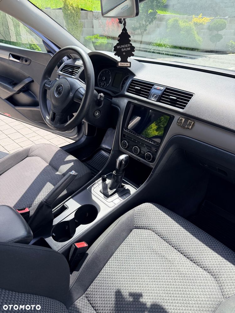 Volkswagen Passat - 13
