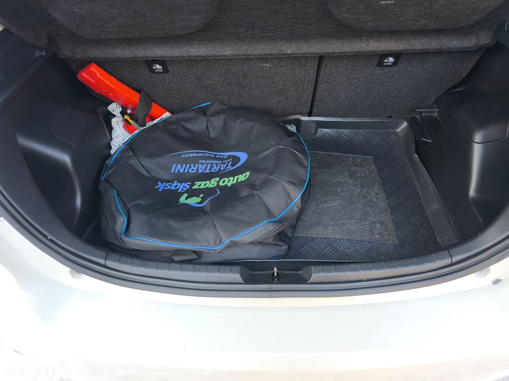 Toyota Yaris 1.5 Premium - 6