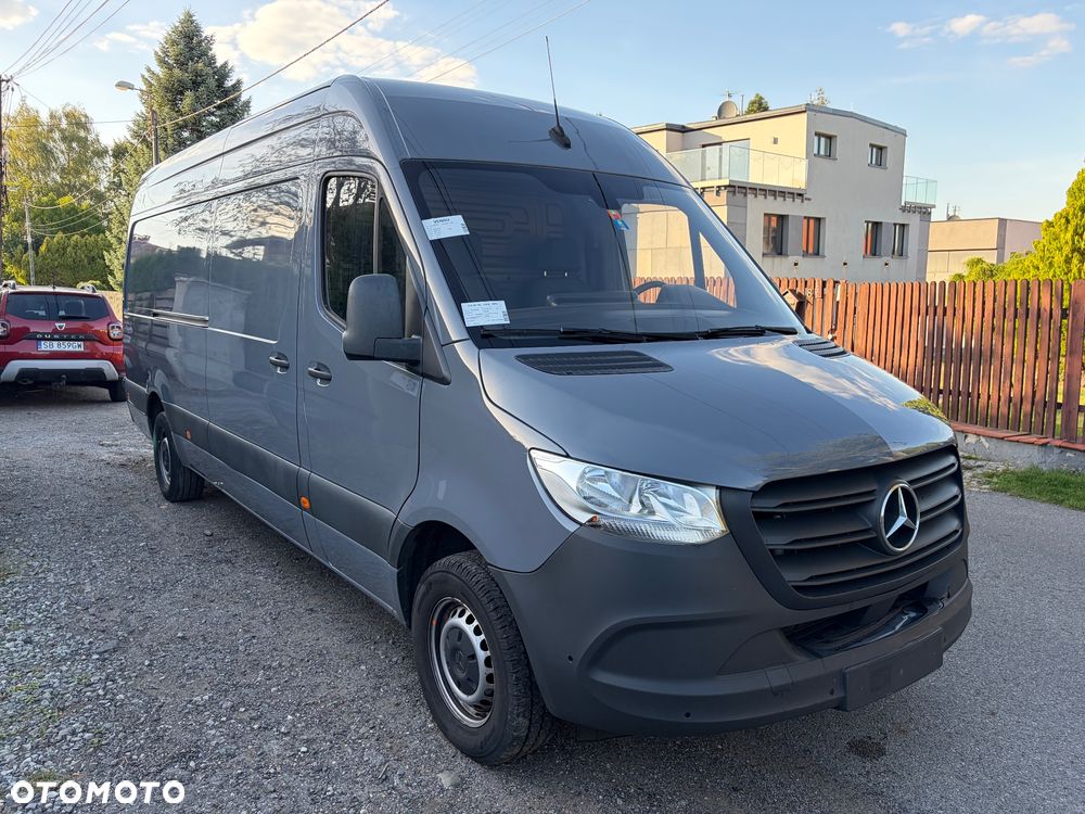 Mercedes-Benz Sprinter - 12