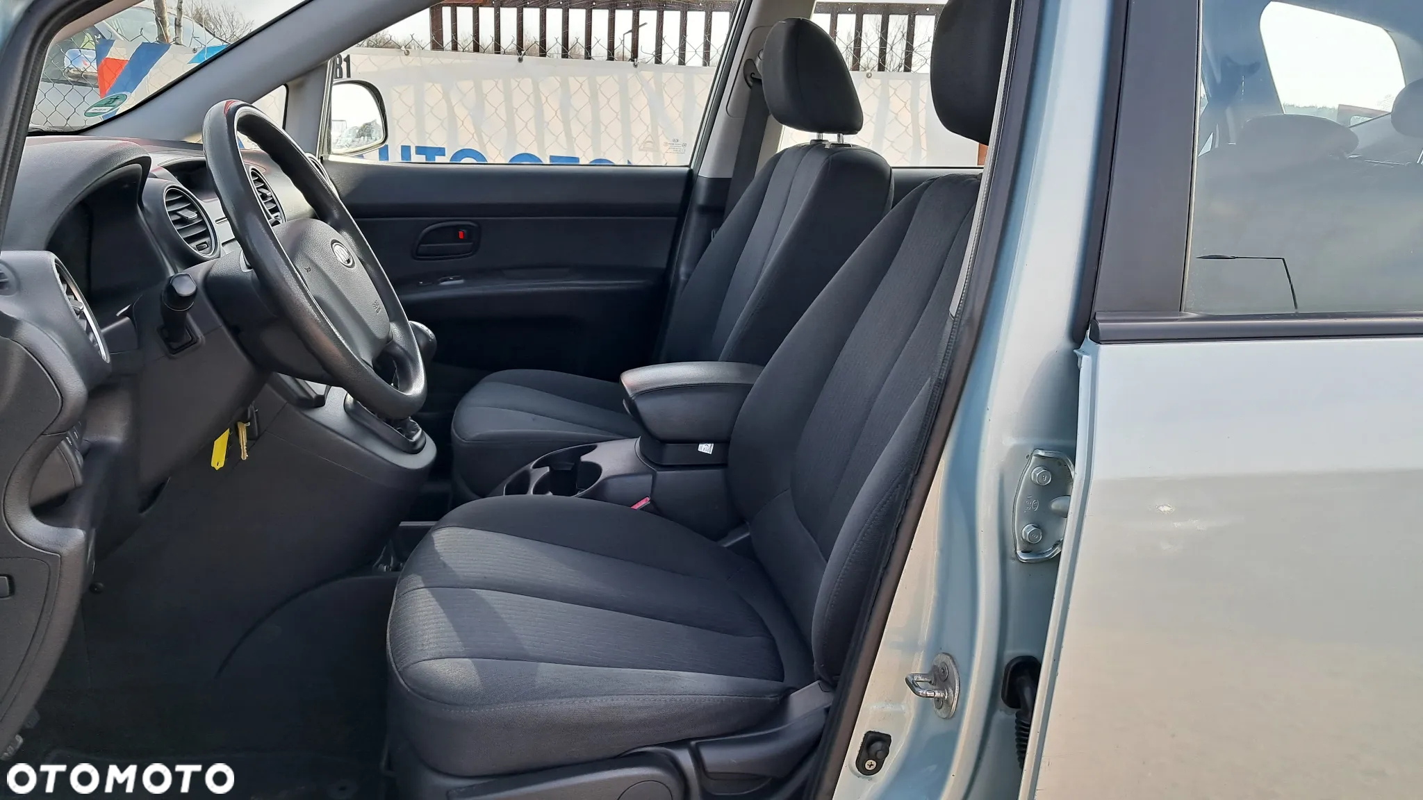 Kia Carens 2.0 CVVT LX Basis - 12