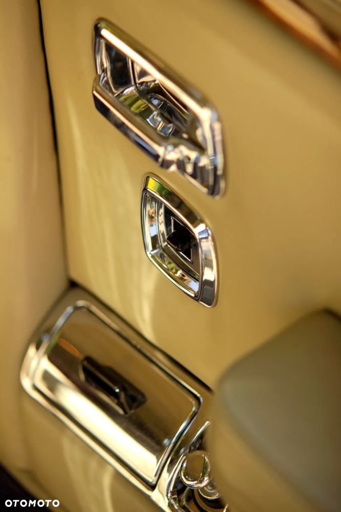 Rolls-Royce Silver Spirit - 16