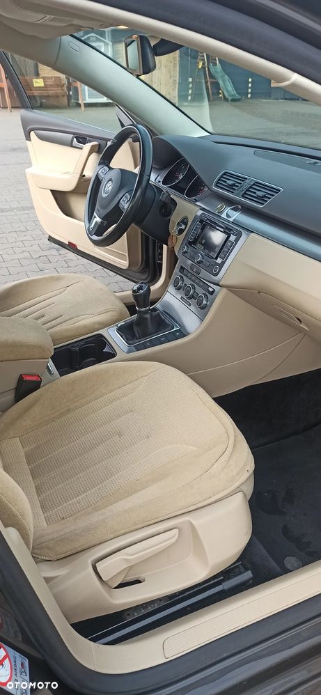 Volkswagen Passat 2.0 TDI Comfortline - 8