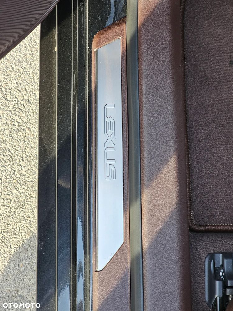 Lexus ES 300h Business Edition + - 22