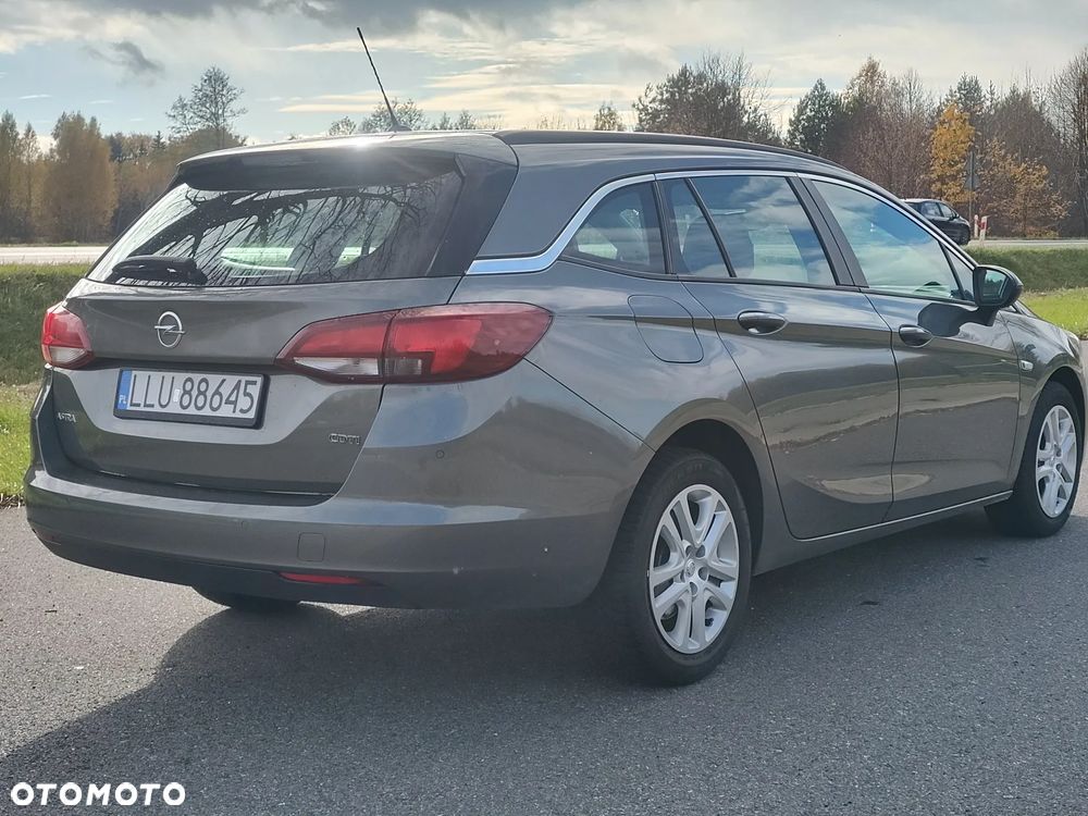 Opel Astra 1.6 CDTI Cosmo - 4
