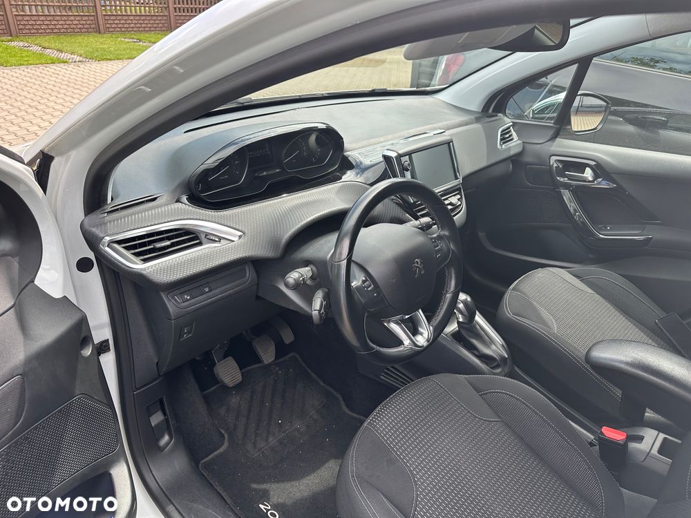 Peugeot 208 1.2 PureTech GPF Allure S&S - 5