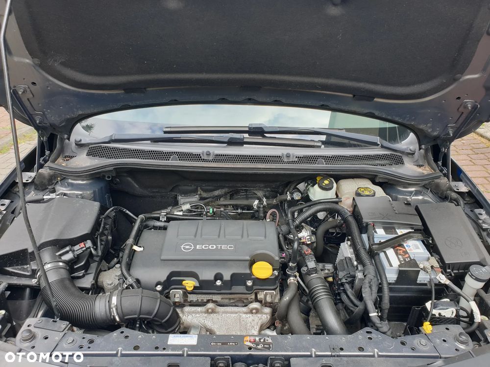 Opel Astra 1.4 Turbo Cosmo - 21
