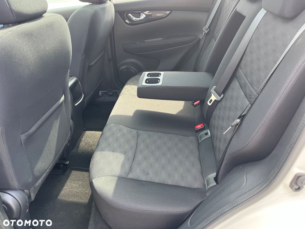 Nissan Qashqai 1.2 DIG-T N-Connecta Xtronic EU6 - 9