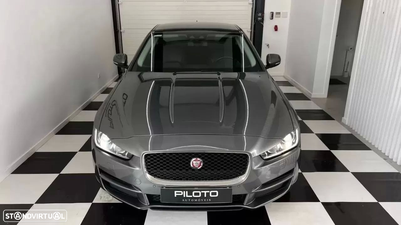 Jaguar XE E-Performance Prestige - 2