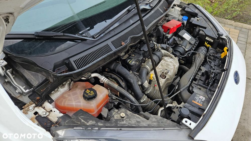 Ford Transit Courier - 21