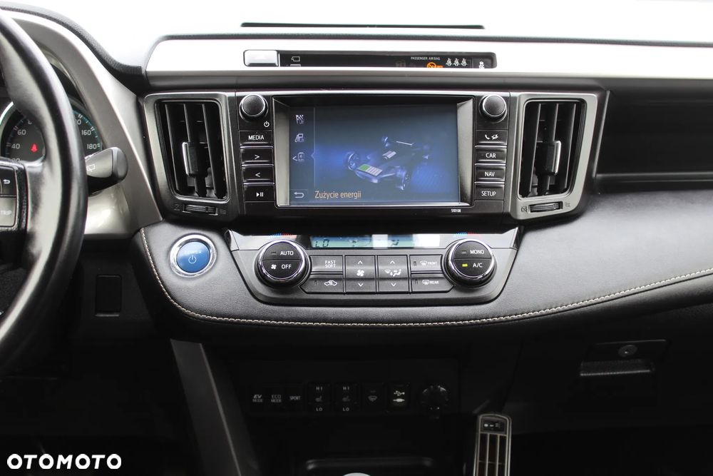 Toyota RAV4 - 8