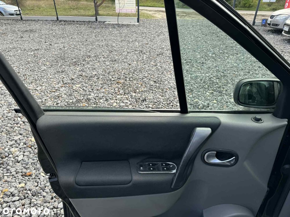 Renault Scenic 1.6 16V Luxe Expression - 21