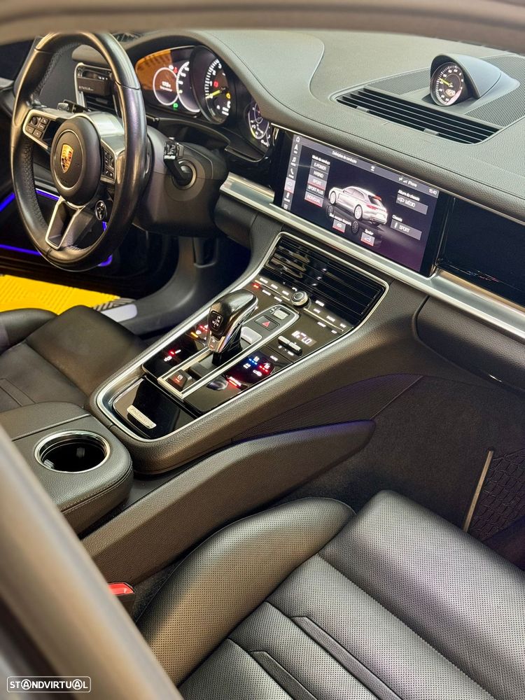 Porsche Panamera Sport Turismo 4 E-Hybrid - 14