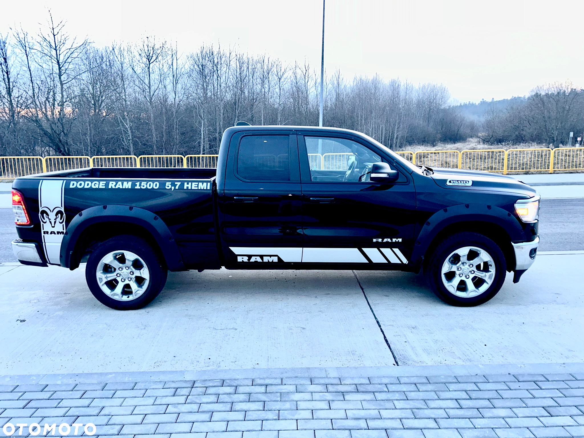 Dodge RAM 1500 5.7 4x4 - 2