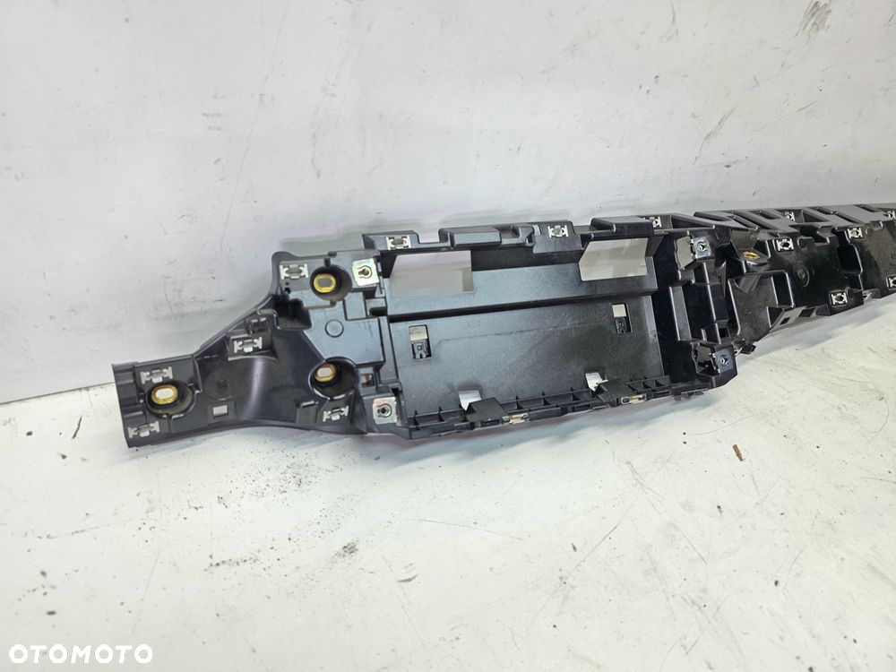 LISTWA MOCOWANIE DEKORU DESKI AUDI A6 C8 4K1857736 EUROPA - 2
