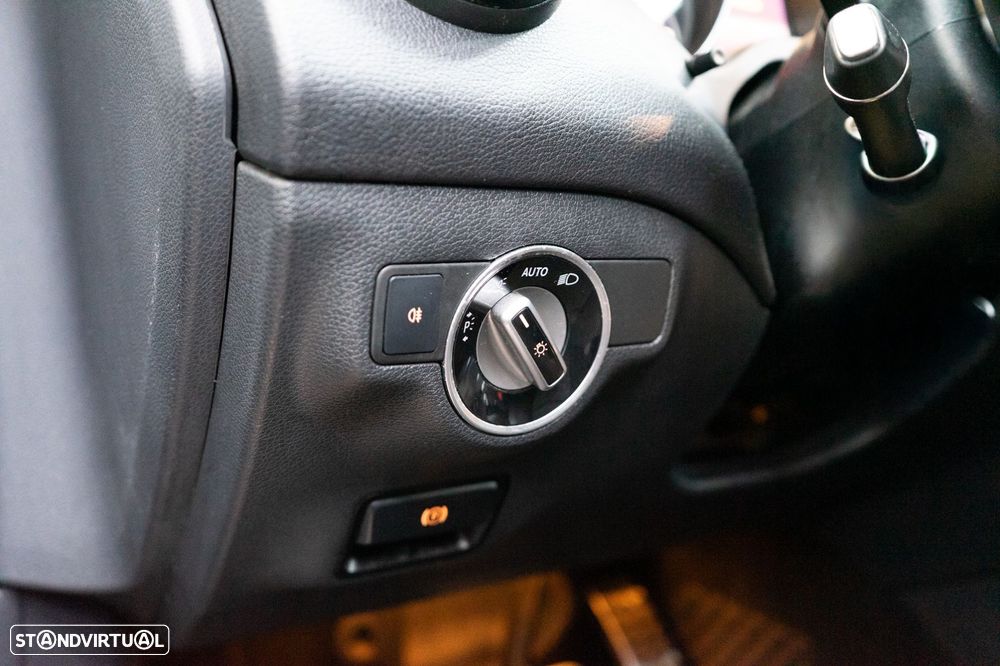 Mercedes-Benz CLA 180 d Shooting Brake AMG Line Aut. - 25