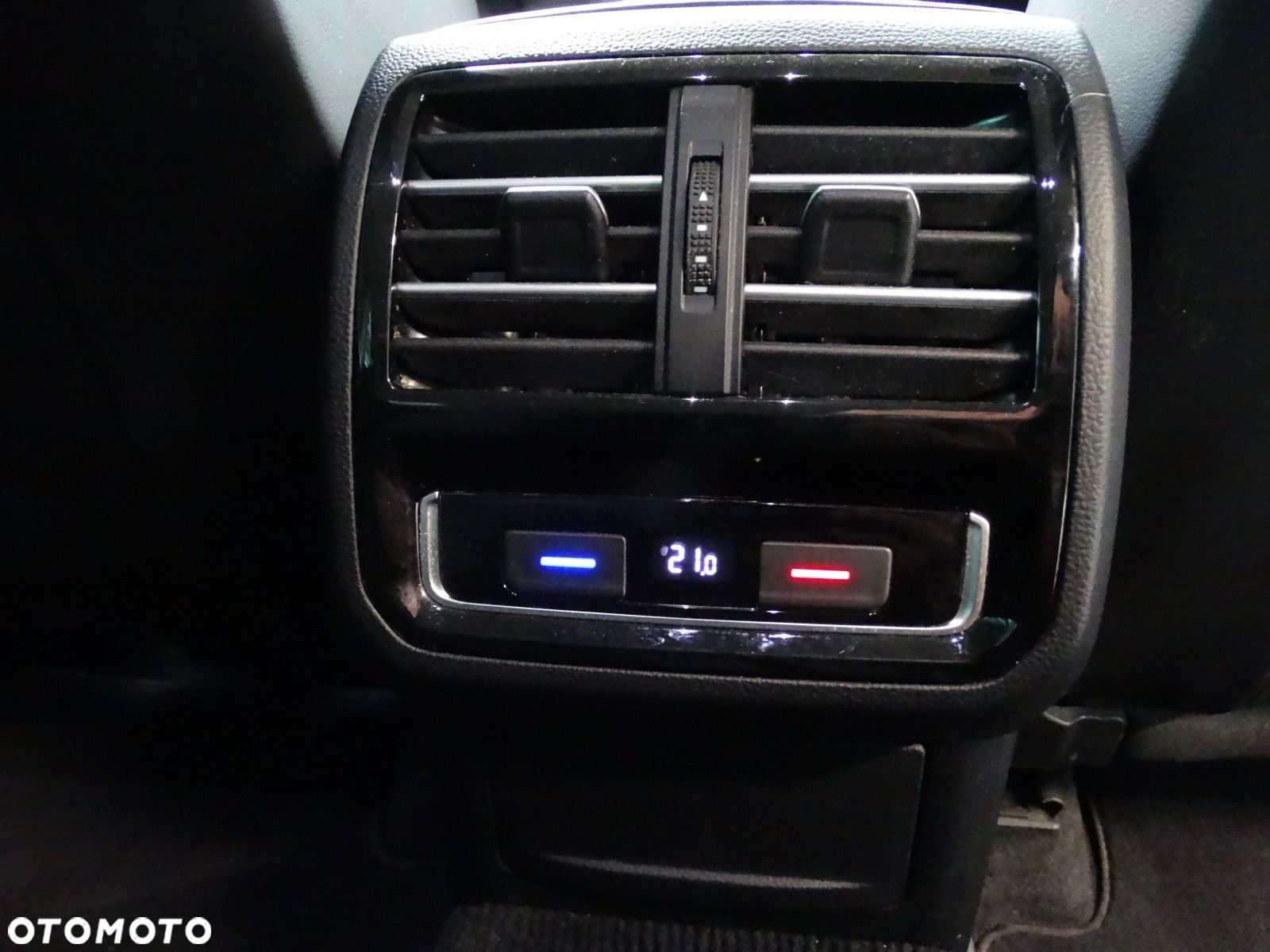 Volkswagen Passat - 16
