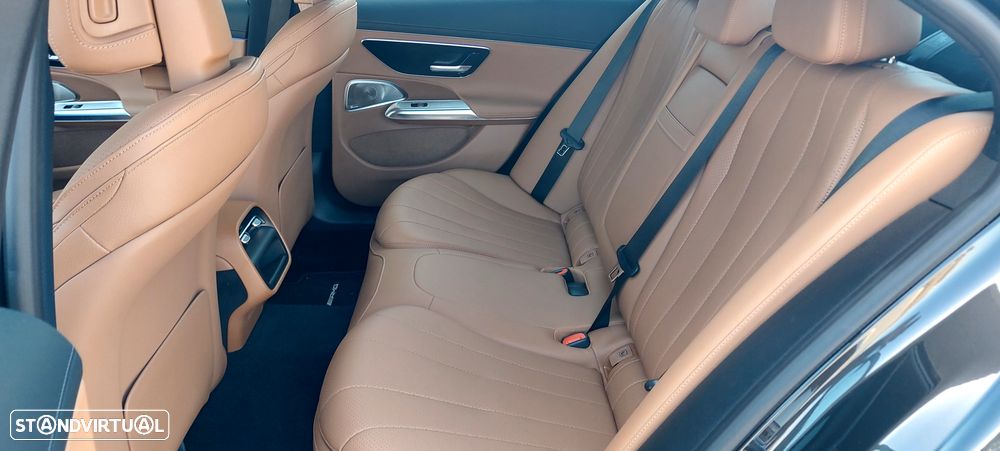 Mercedes-Benz E 300 e AMG Line - 13
