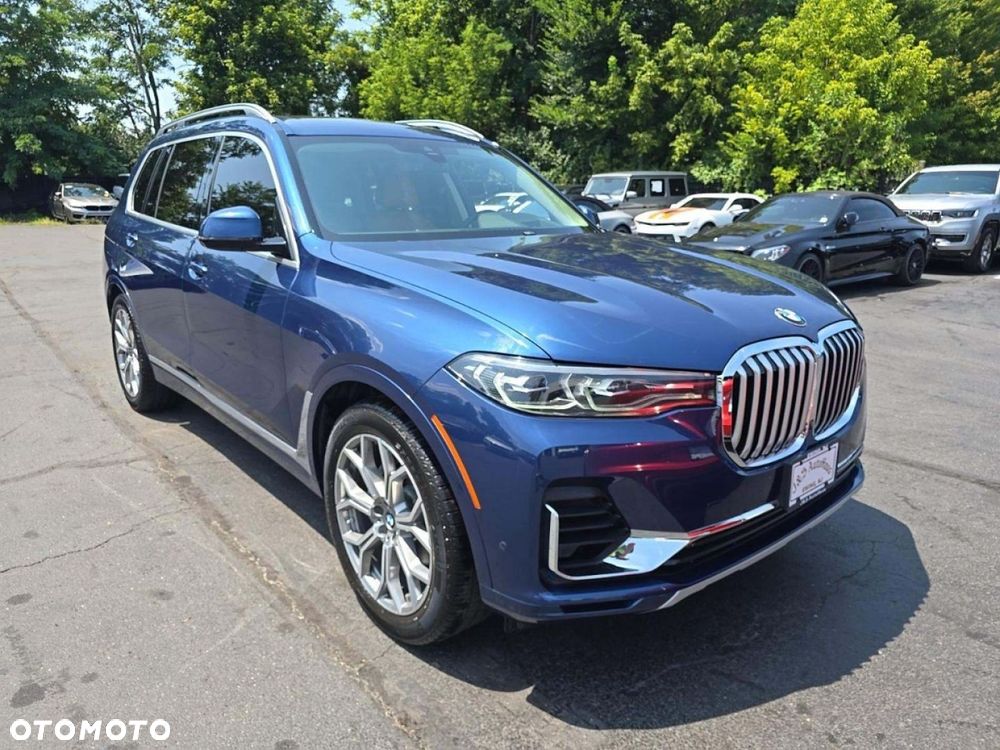 BMW X7 - 7