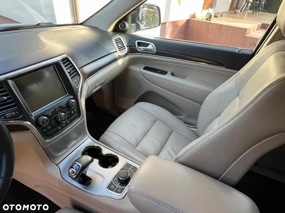 Jeep Grand Cherokee - 9