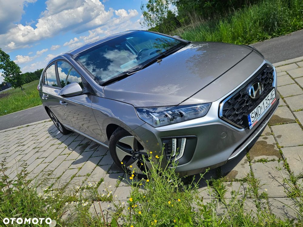 Hyundai IONIQ Hybrid Premium - 11