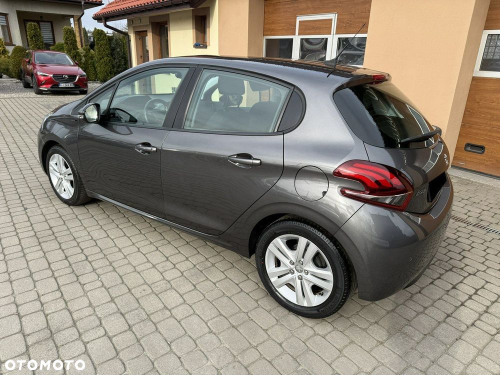 Peugeot 208 PureTech 82 Stop & Start Signature - 10