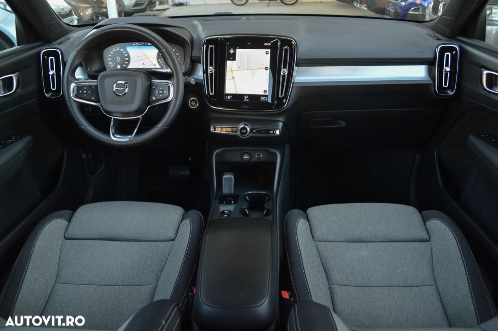 Volvo XC 40 T2 AT8 Momentum - 31