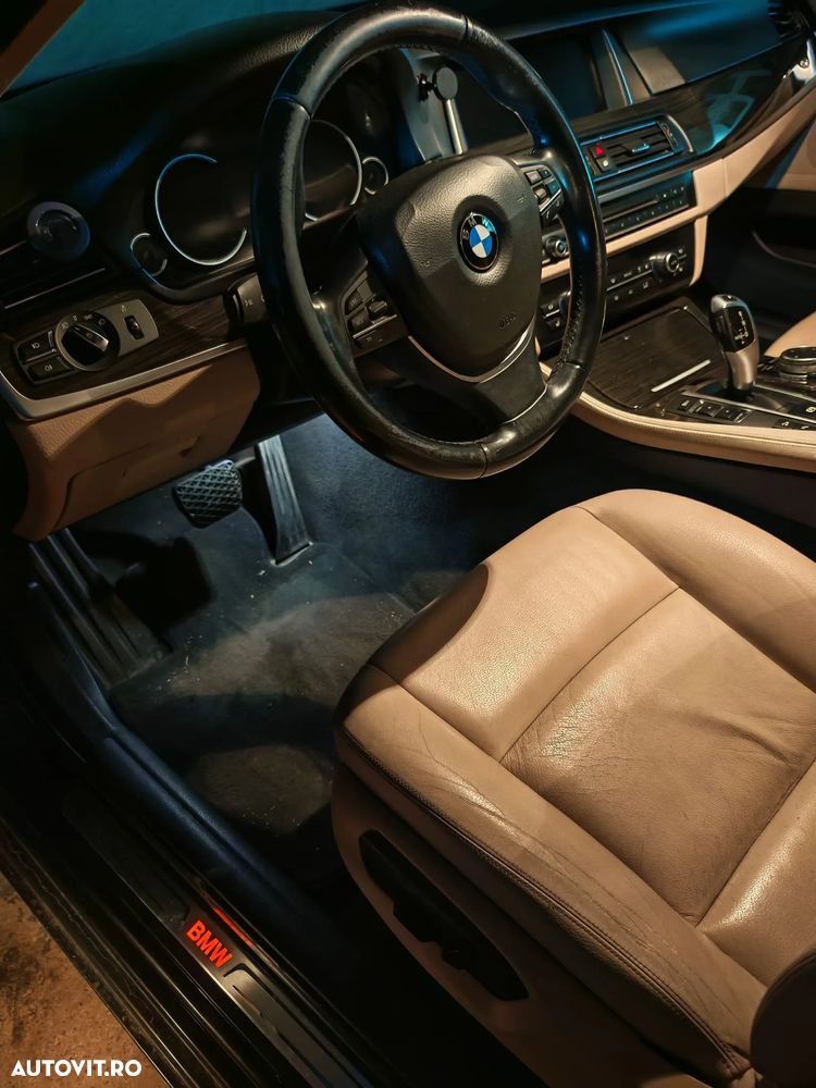 BMW Seria 5 520d xDrive AT - 13