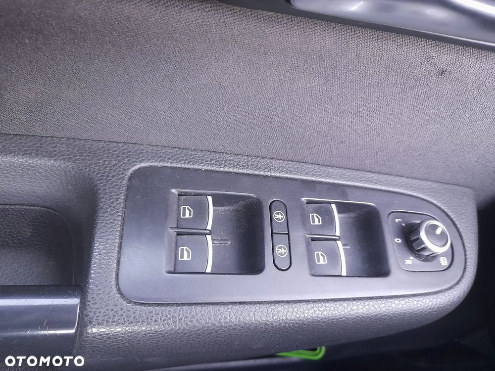 Volkswagen Sharan 2.0 TDI DSG BlueMotion Technology Comfortline - 15