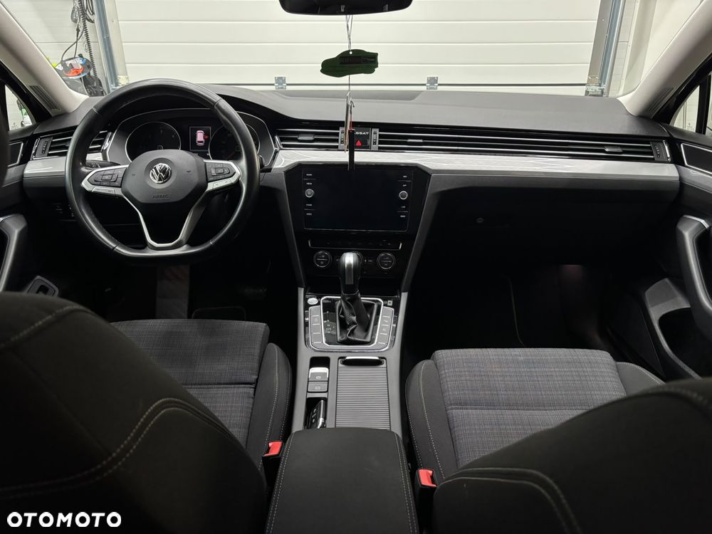 Volkswagen Passat - 15