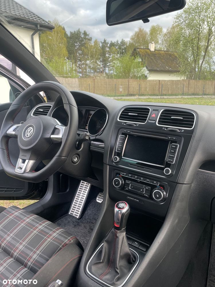 Volkswagen Golf - 11