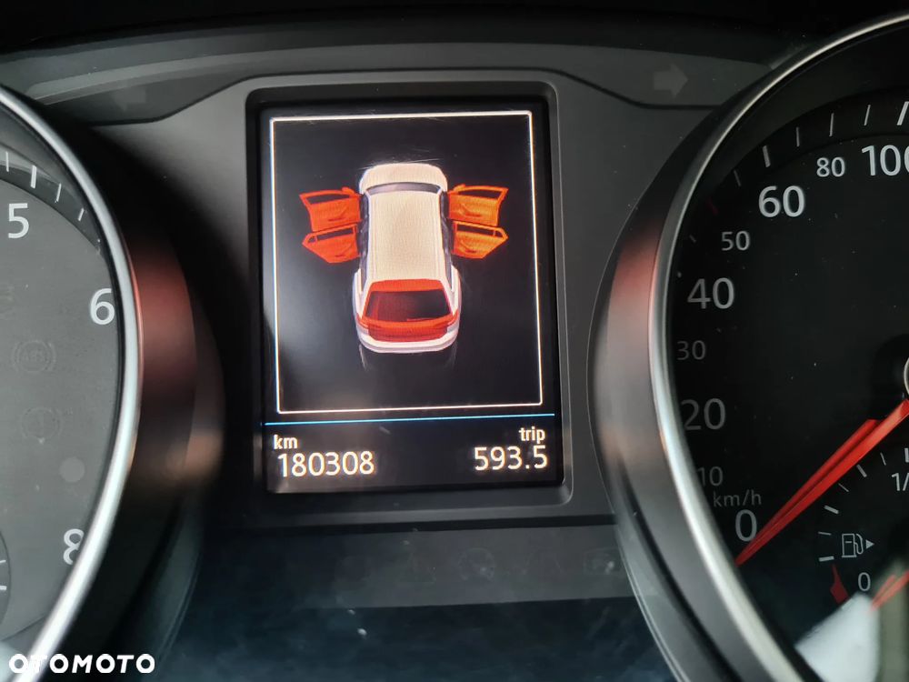 Volkswagen Passat - 19