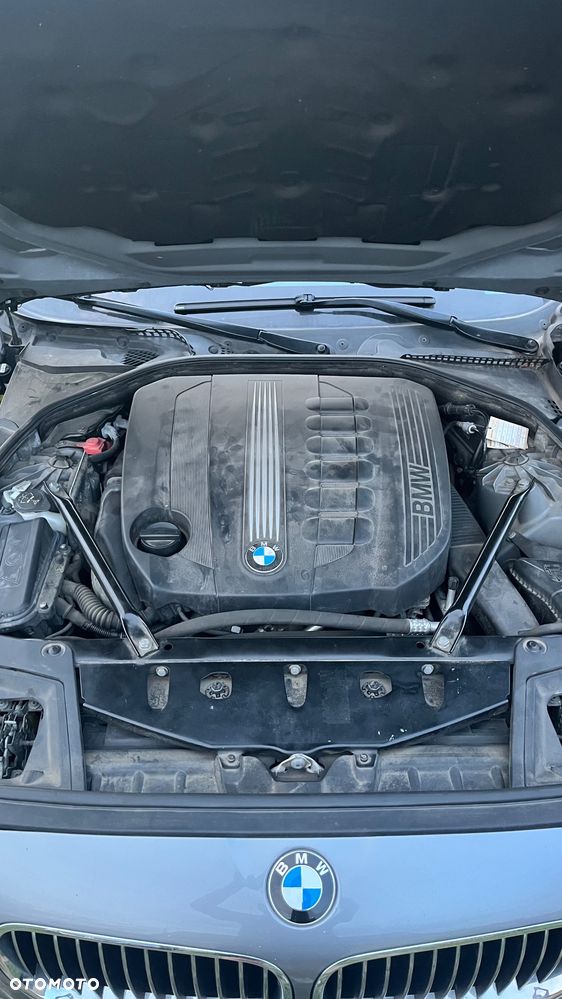 BMW Seria 5 525d - 13