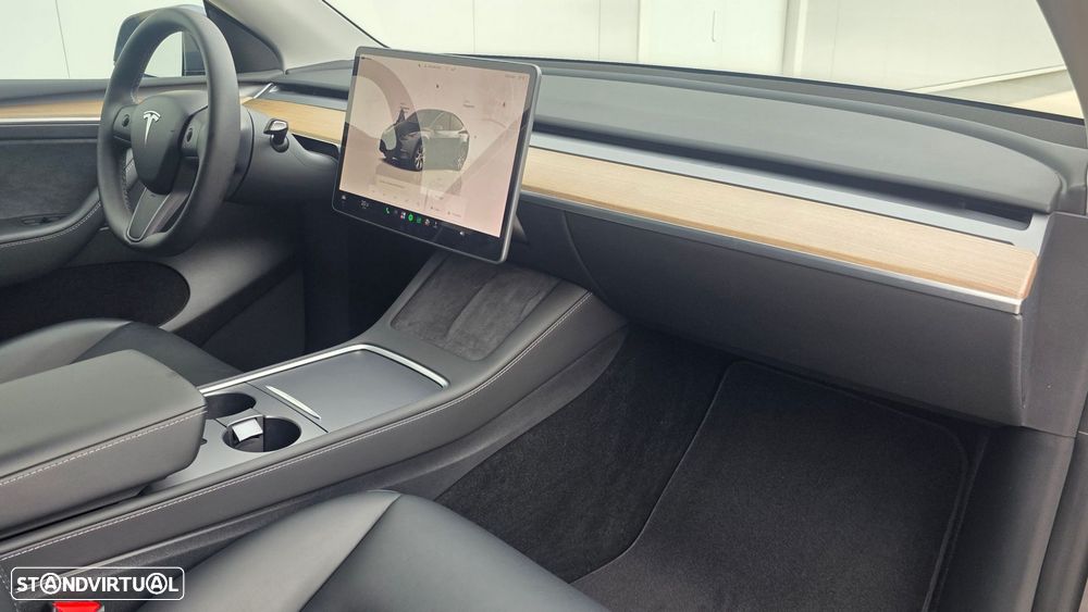 Tesla Model Y Standard - 19