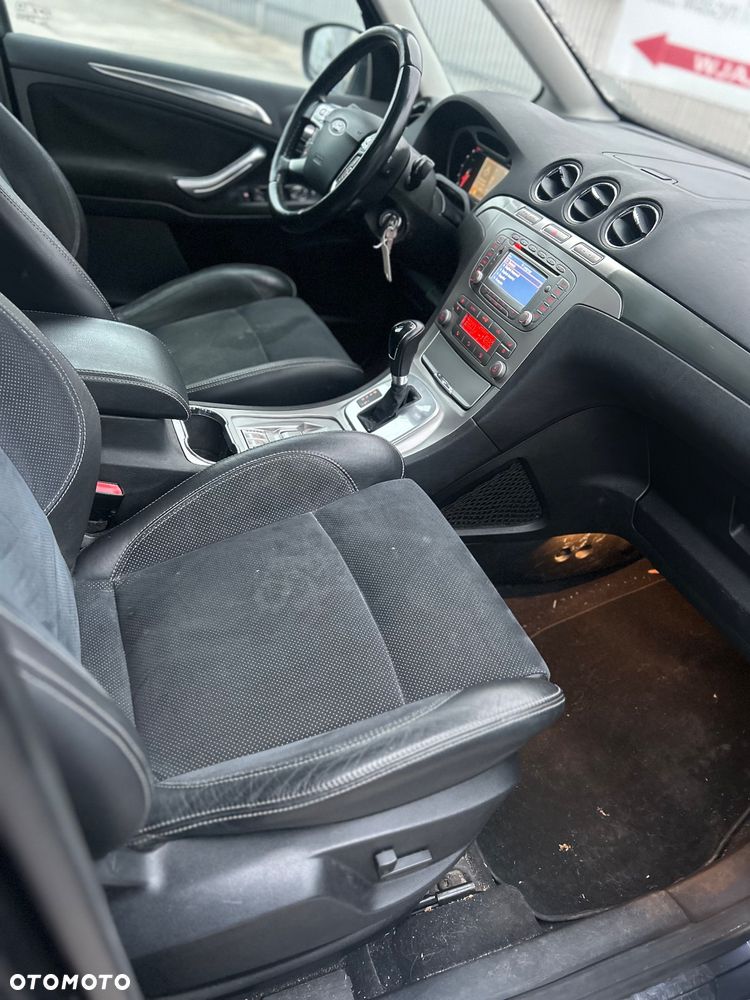 Ford Galaxy 2.3 Ambiente - 26